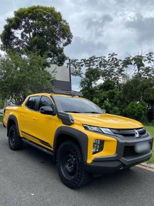 MITSUBISHI L200 TRITON 2.4 16V TURBO DIESEL SPORT SAVANA CD 4P 4X4 AUTOMÁTICO